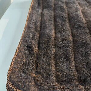 Rare LEGACY A Ryan CO Luxury Faux Mink Fur w/ Red Back Throw Blanket 52 x66"